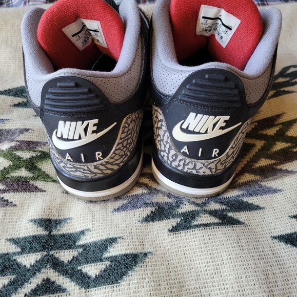 Jordan 3 Retro Black Cement - Picture 3 of 6